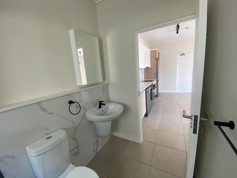 To Let 1 Bedroom Property for Rent in Richwood Western Cape